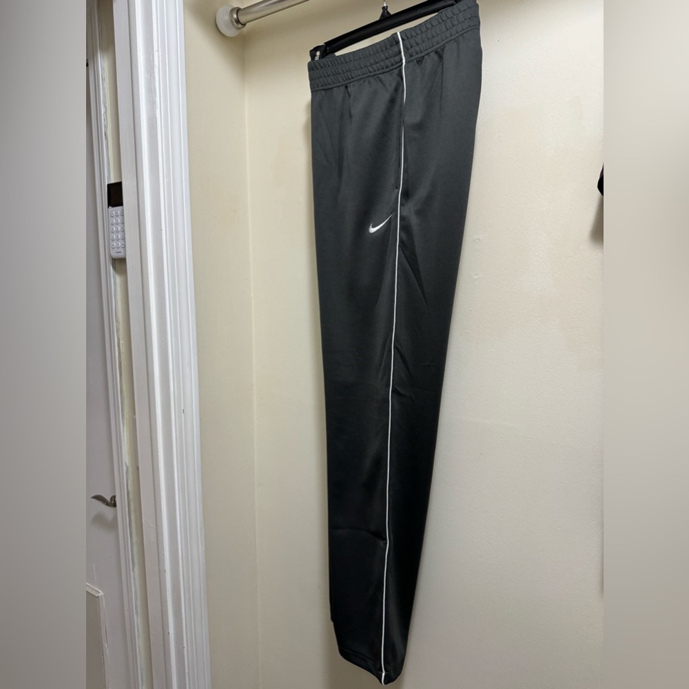 NIKE TRACK/GYM PANTS NWT